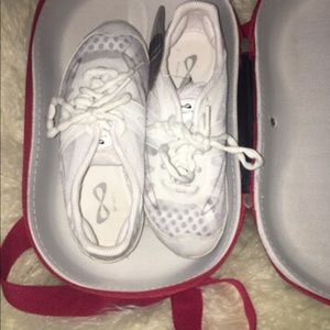 Nfinity cheer shoes. Never worn